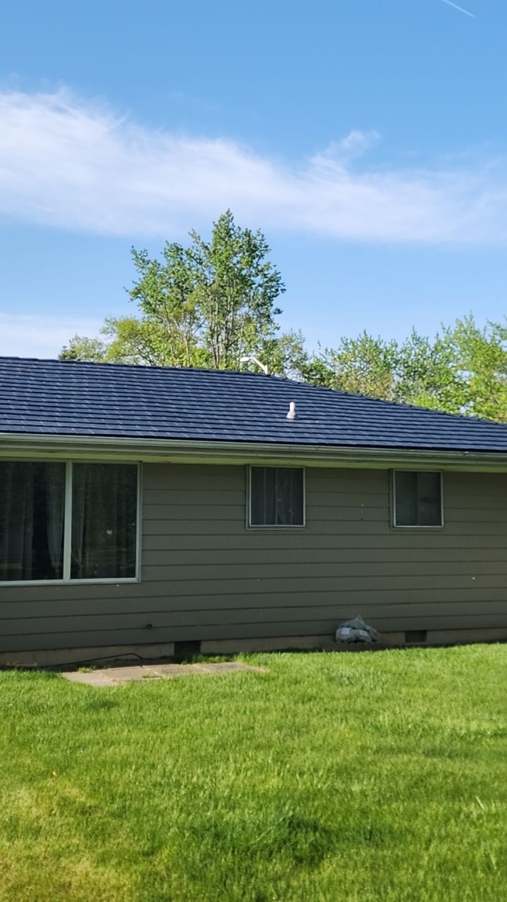 Residential Roofing Installation using Vic West Nothridge Slate by 4Ever Metal Roofing