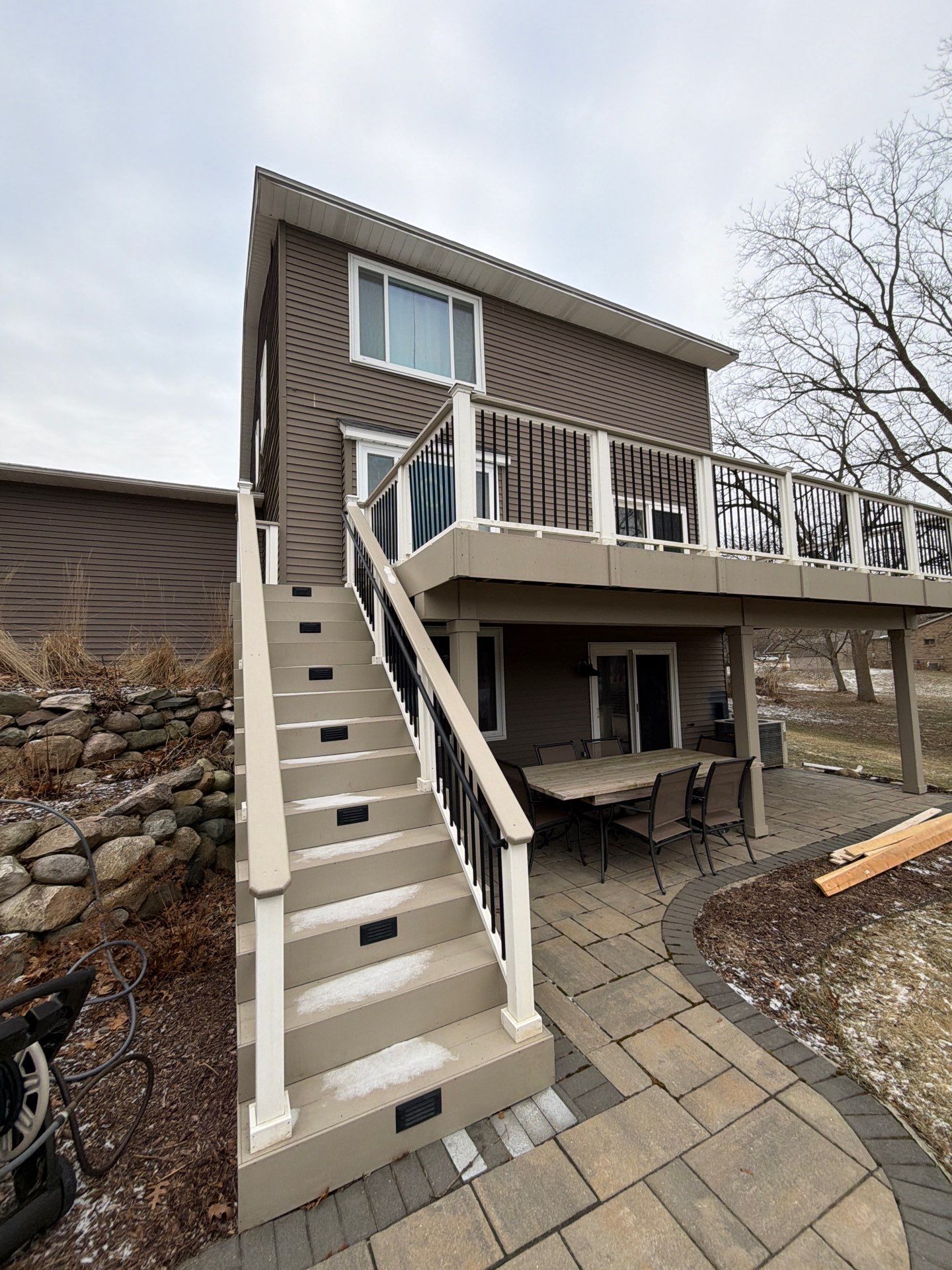 Siding Replacement using Alside Charter Oak D4.5" by 180 Contractors