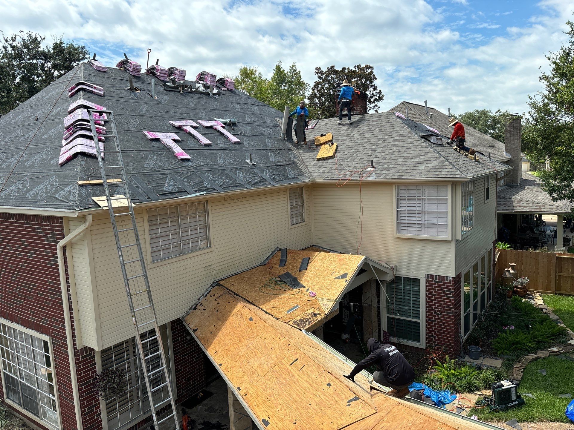 Residential Roofing Installation using Owen's Corning Duration (Lifetime) Shingles by Roof Repair Company