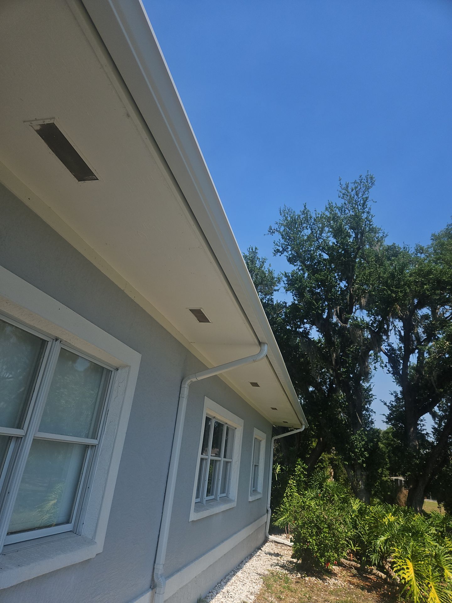 Cleaning Gutters in Sarasota FL by Gutter Professors