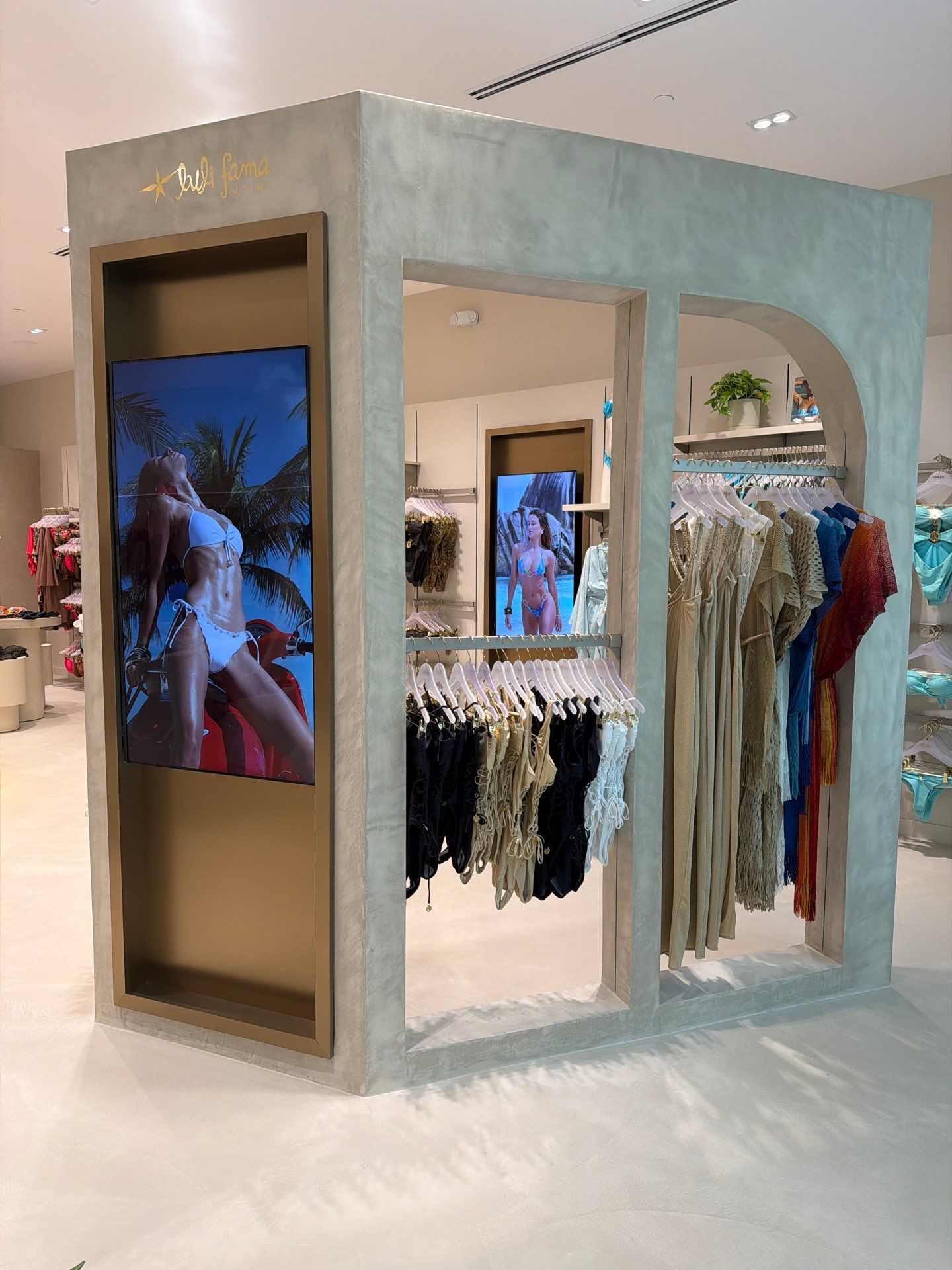 Luli Fama - Dadeland Mall by Seamless Surfaces
