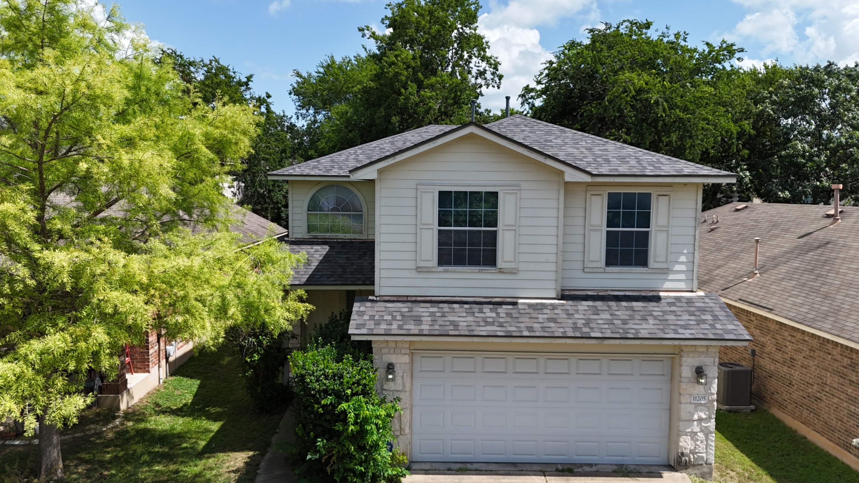 Williamsburg Gray - Owens Corning TruDefinition Duration by RoofsOnly.com