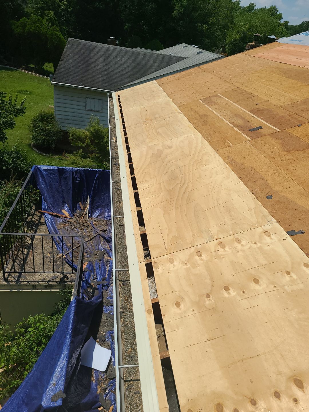 Arlington: Roof Replacement with CertainTeed Landmark Pro in Max Def Georgetown Gray by RM Banning, Inc.