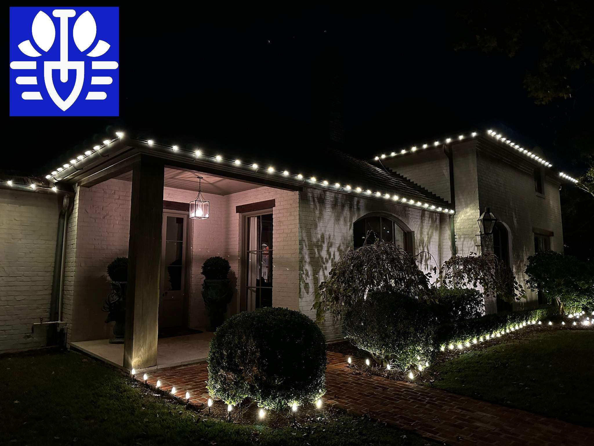 HOLIDAY LIGHTING C9 LED LIGHTING: ROOFLINE & LANDSCAPE by CutScape, LLC.