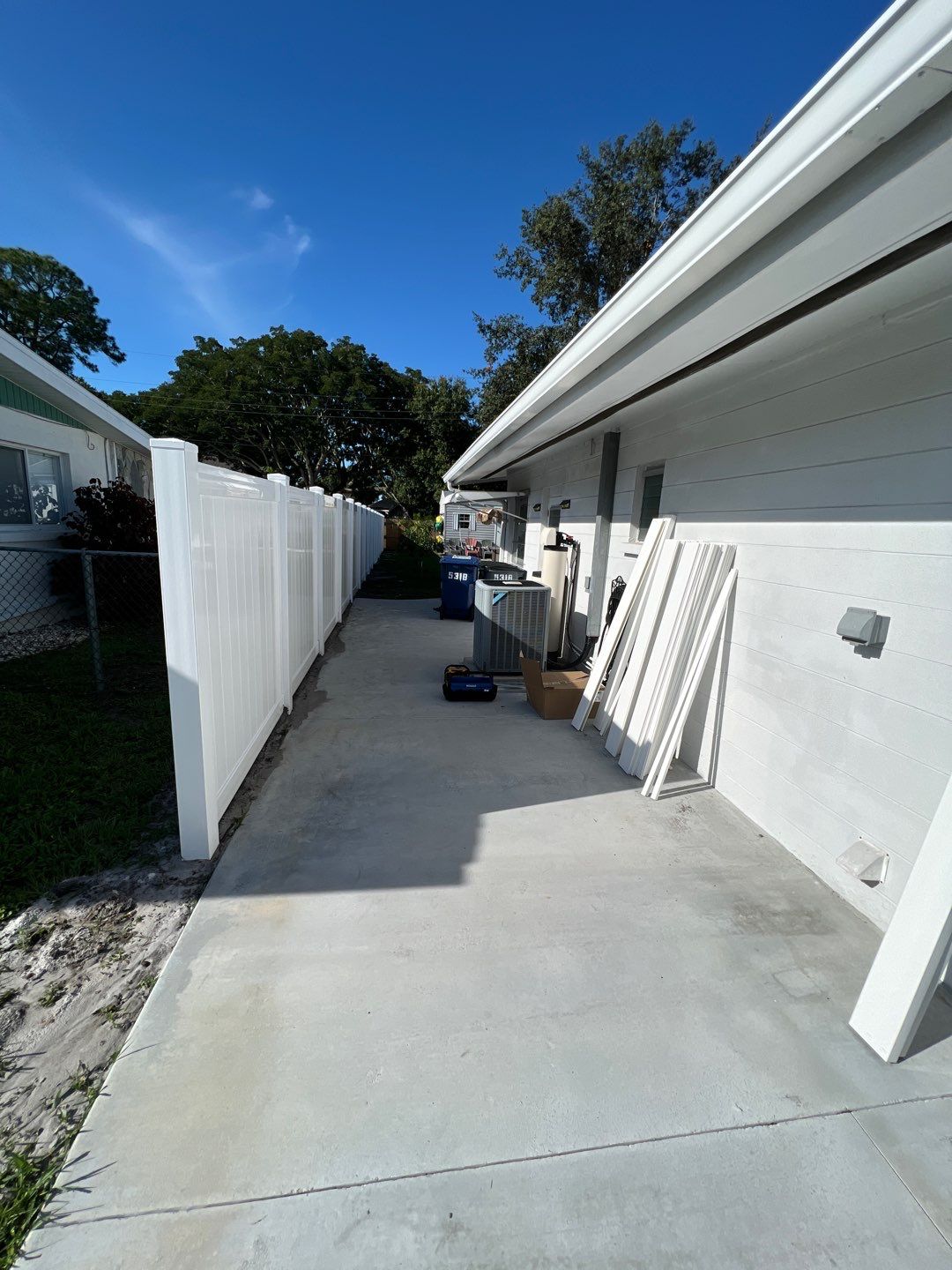 Sarasota, FL 6ft. Tall White Vinyl Privacy Fence  by Asap fence and gates, LLC