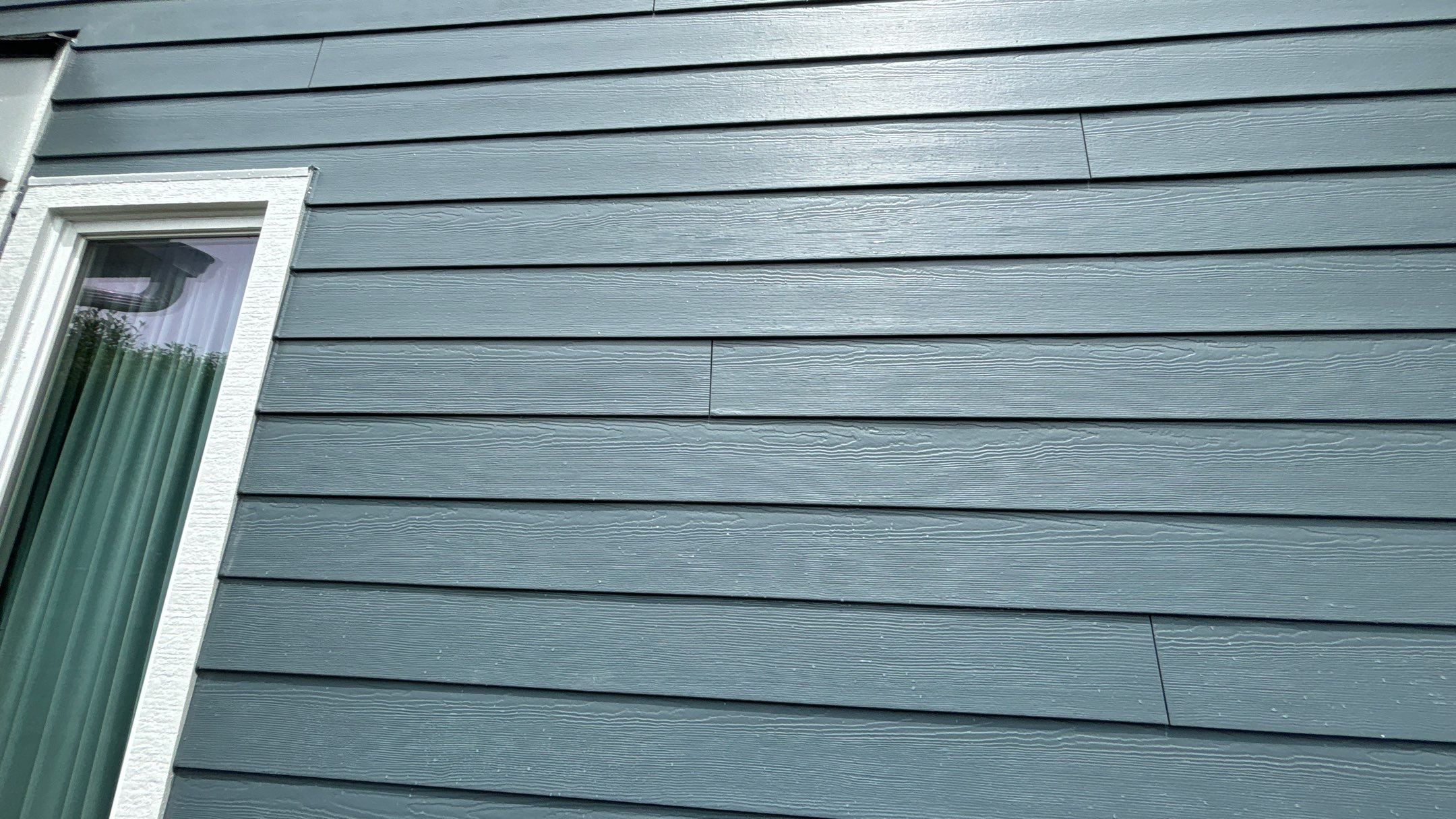 Siding Replacement using Hardie Plank S8 1/4" by 180 Contractors