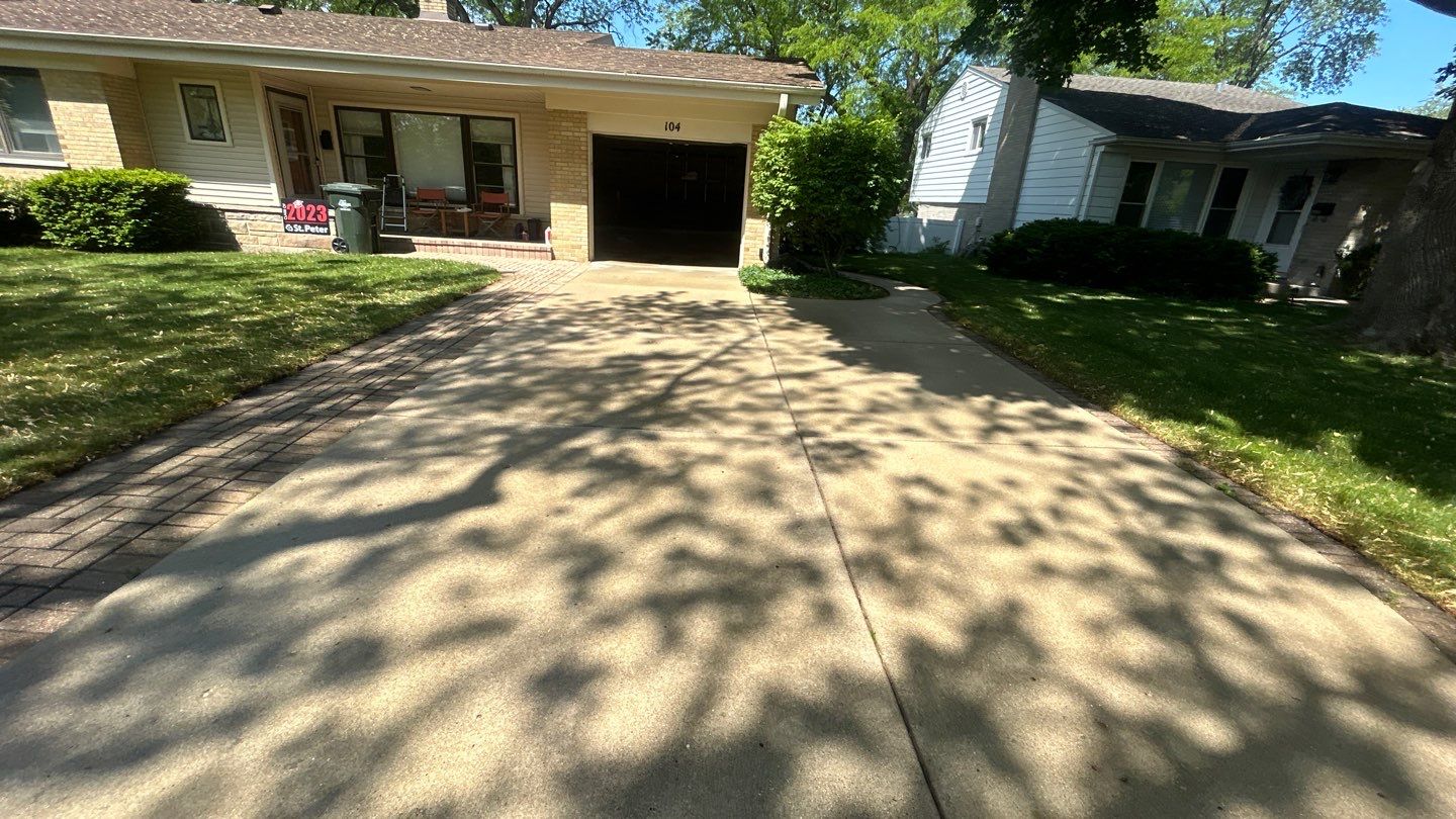Mount Prospect, IL Driveway cleaning by Northern Power Washing LLC.