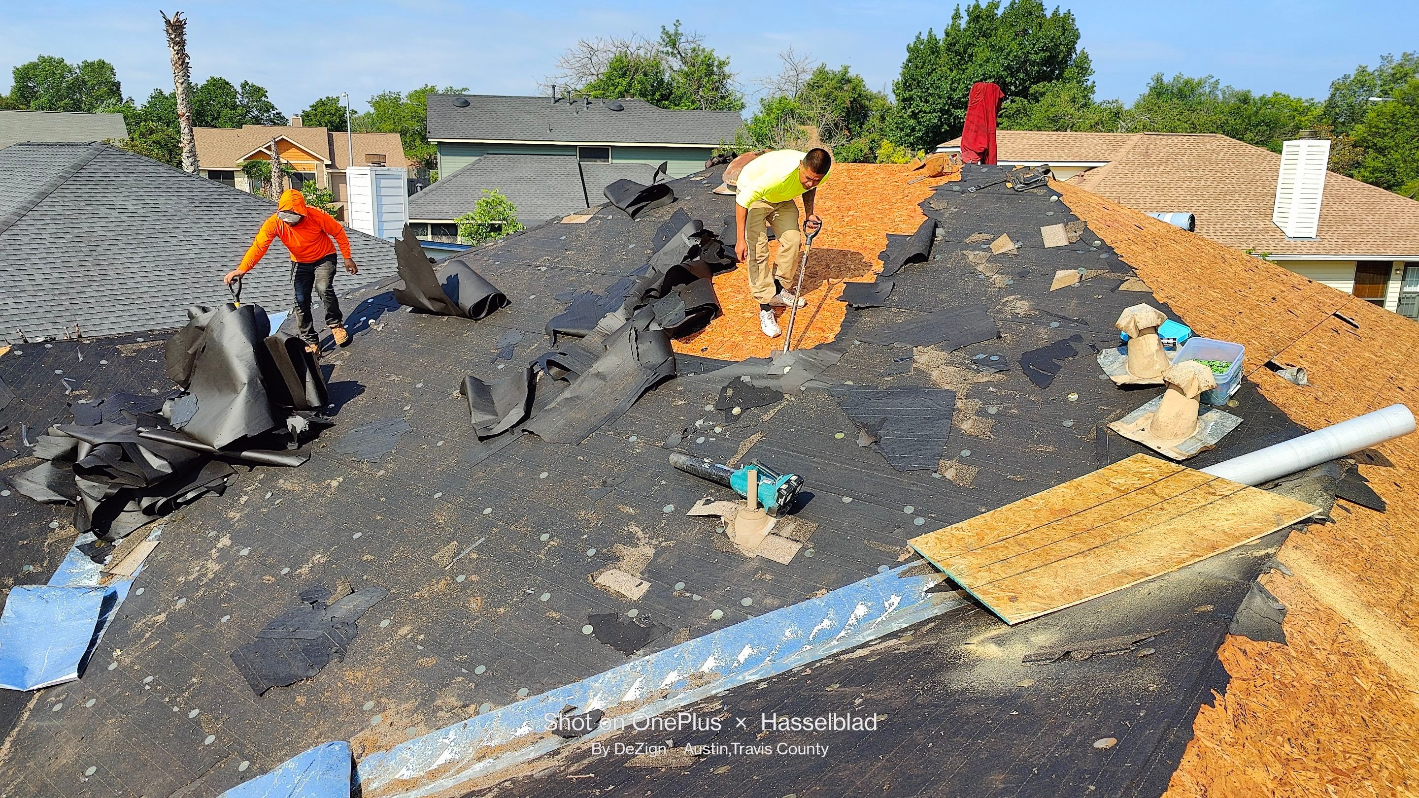 Residential Roofing Installation using Owens Corning Oakridge Onyx Black by DeZign Roofing & Exteriors