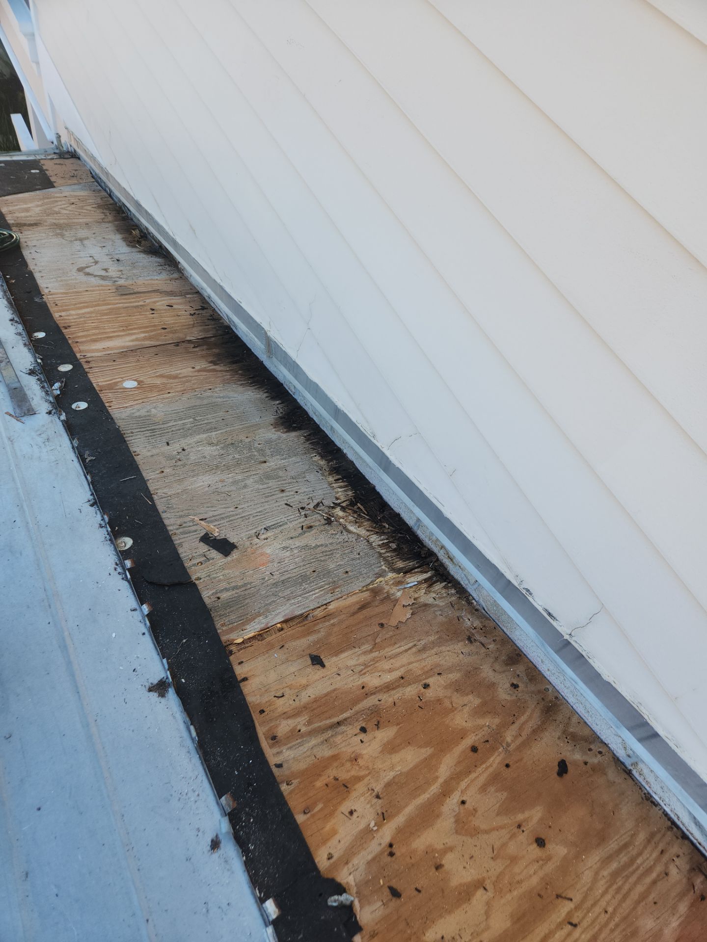 Metal Roof Repair in Fort Lauderdale – Reliable, Skilled, and Professional Service by Aastro Roofing