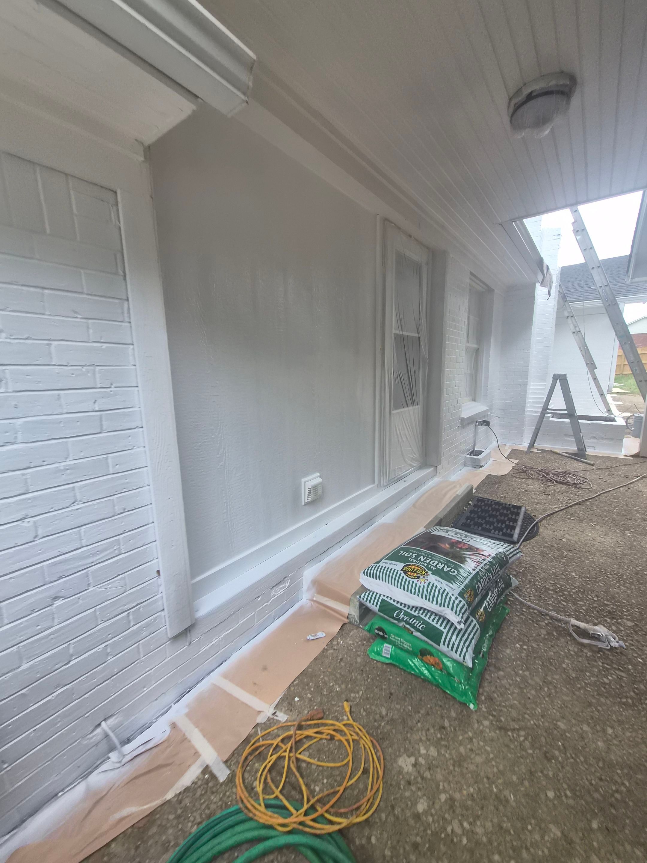 From Gray to Modern White: Exterior Repaint in Tyler, TX by Quality Coats Painting