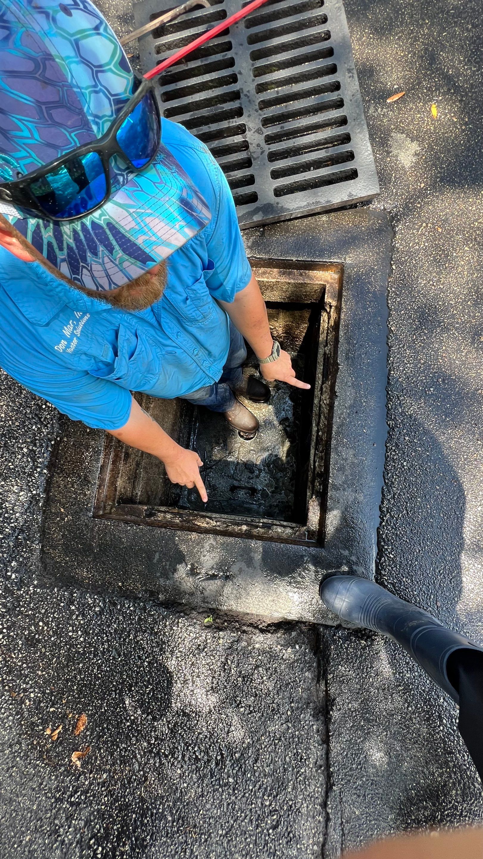 Apartment Complex Storm Water System Cleaning and Maintenance by APS Power & Water