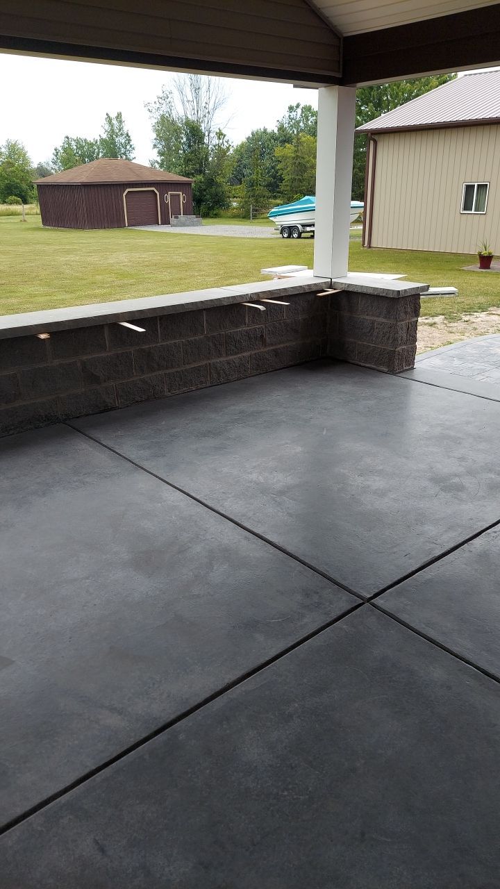 Outdoor Living Addition and Concrete by Ivy Lea Construction