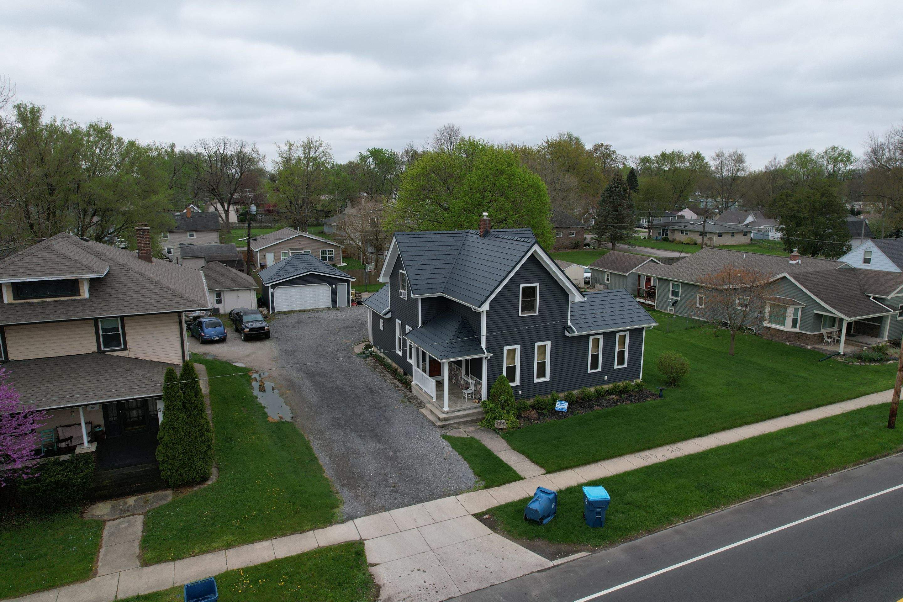 Residential Roofing Installation using Vic West Nothridge Slate by 4Ever Metal Roofing