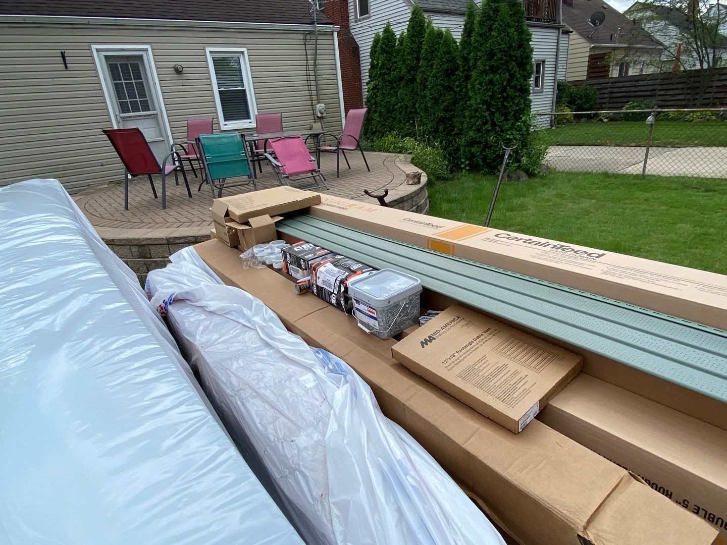Siding Replacement using CertainTeed Restoration Classic D5 Forest Green by 180 Contractors