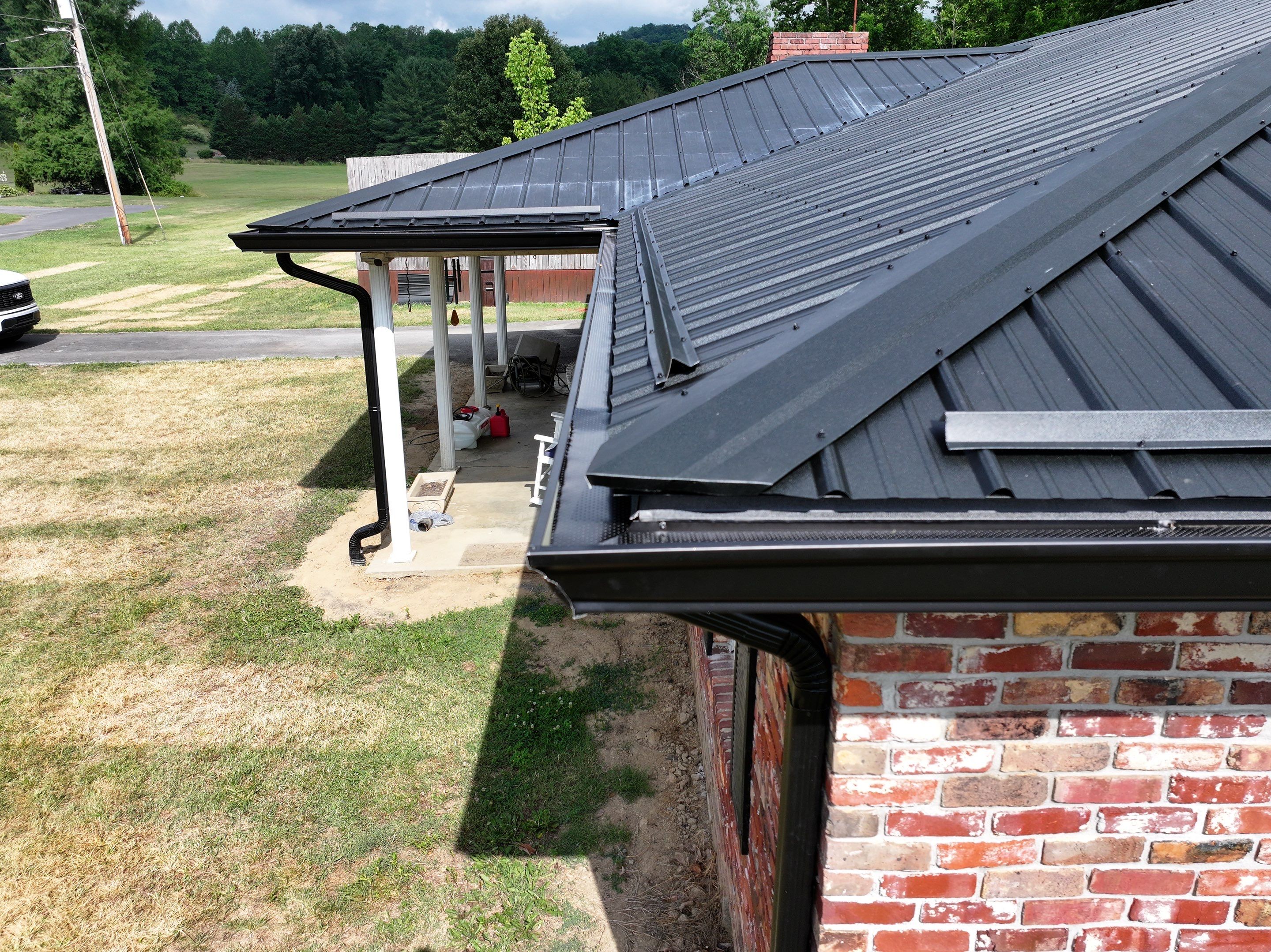 Perry Residence by Omnia Roofing