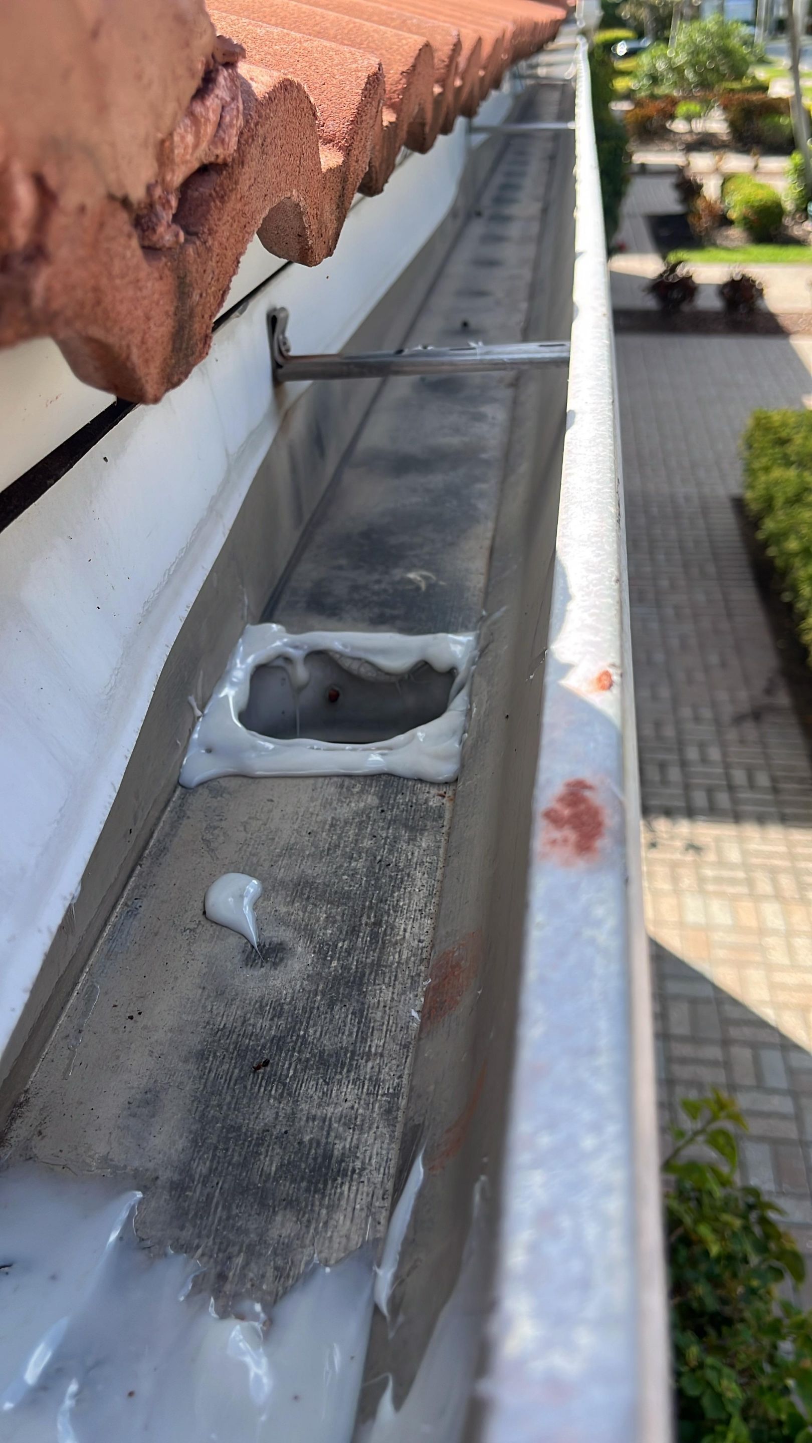 Aluminum Seamless Gutters using seal gutters in Fort Myers FL by Gutter Professors