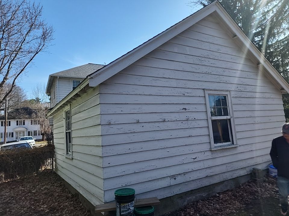 Vinyl Siding installtion in Newton, MA by UBrothers Construction