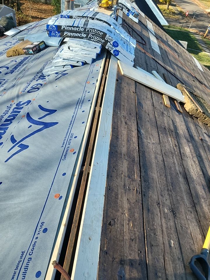 ATLAS PINNACLE COLOR: SCOTCHGARD COASTAL GRANITE DRIP EDGE: WHITE by Eagle Eye Roofing