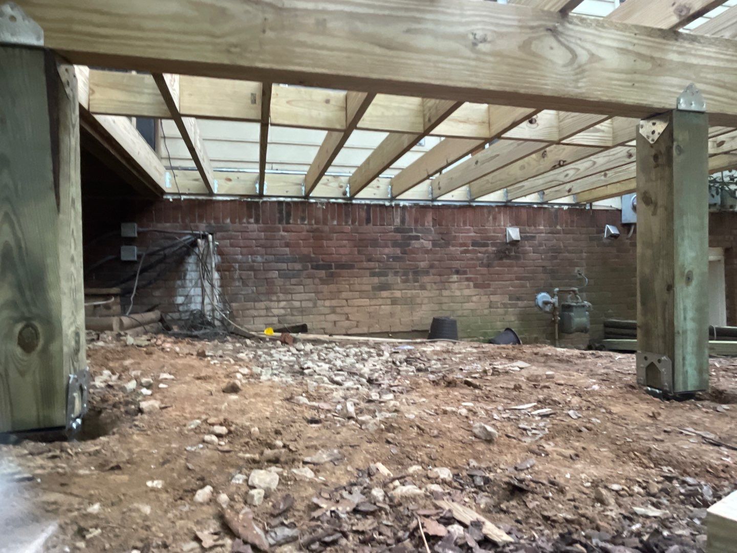 Oak Leaf Circle - Deck Installation  by Pillar and Pine