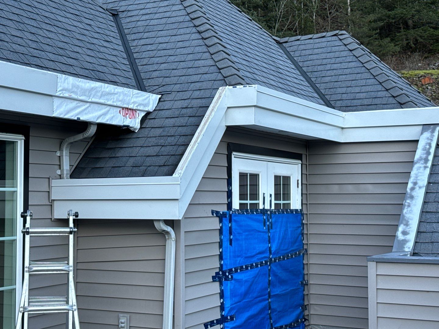 Residential Re-Roof using 26 GA Fascia Color White White by Top Notch Roofing Inc