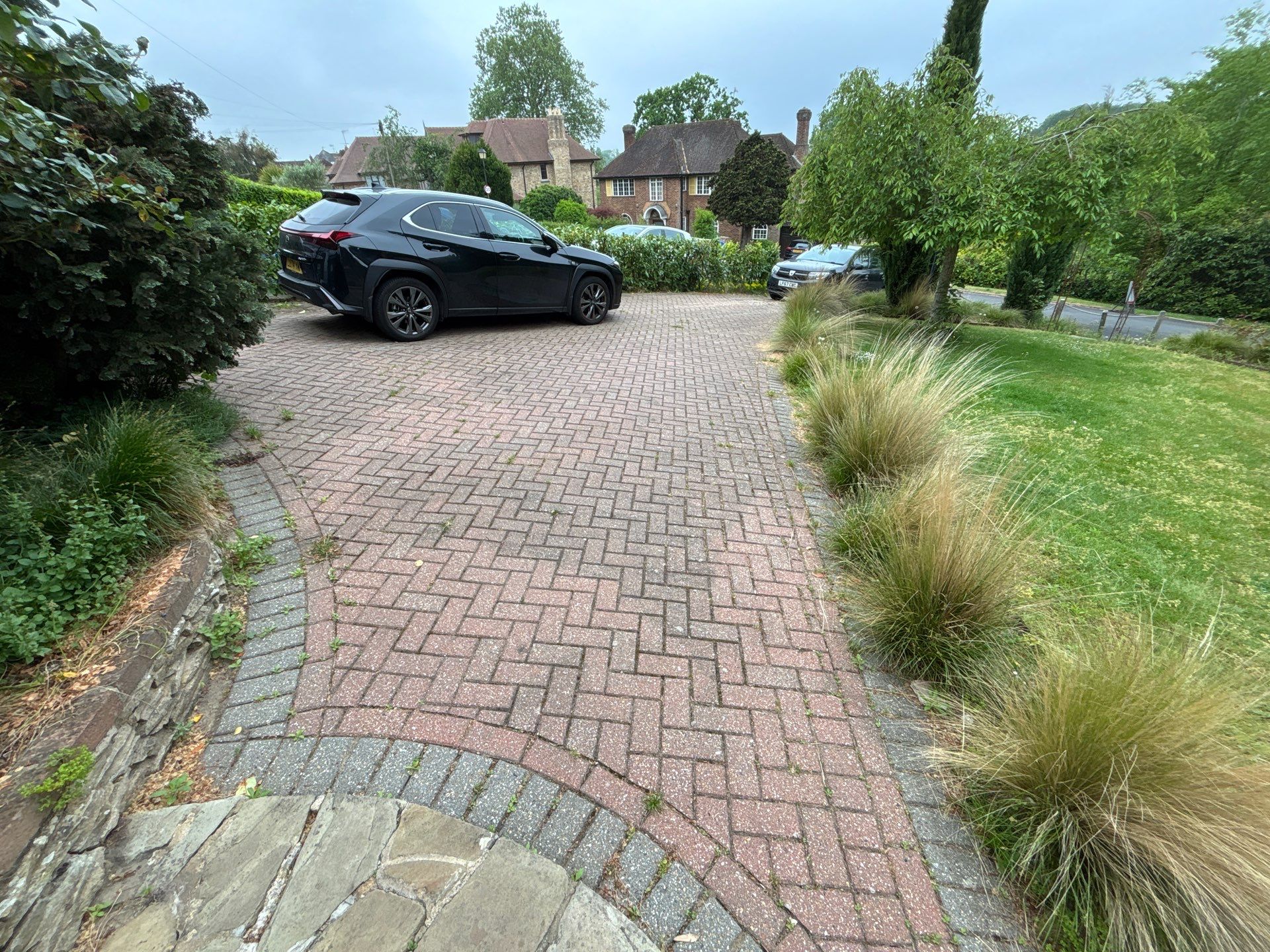 Driveway And Render Clean Surrey by Ges Exterior Cleaning ltd