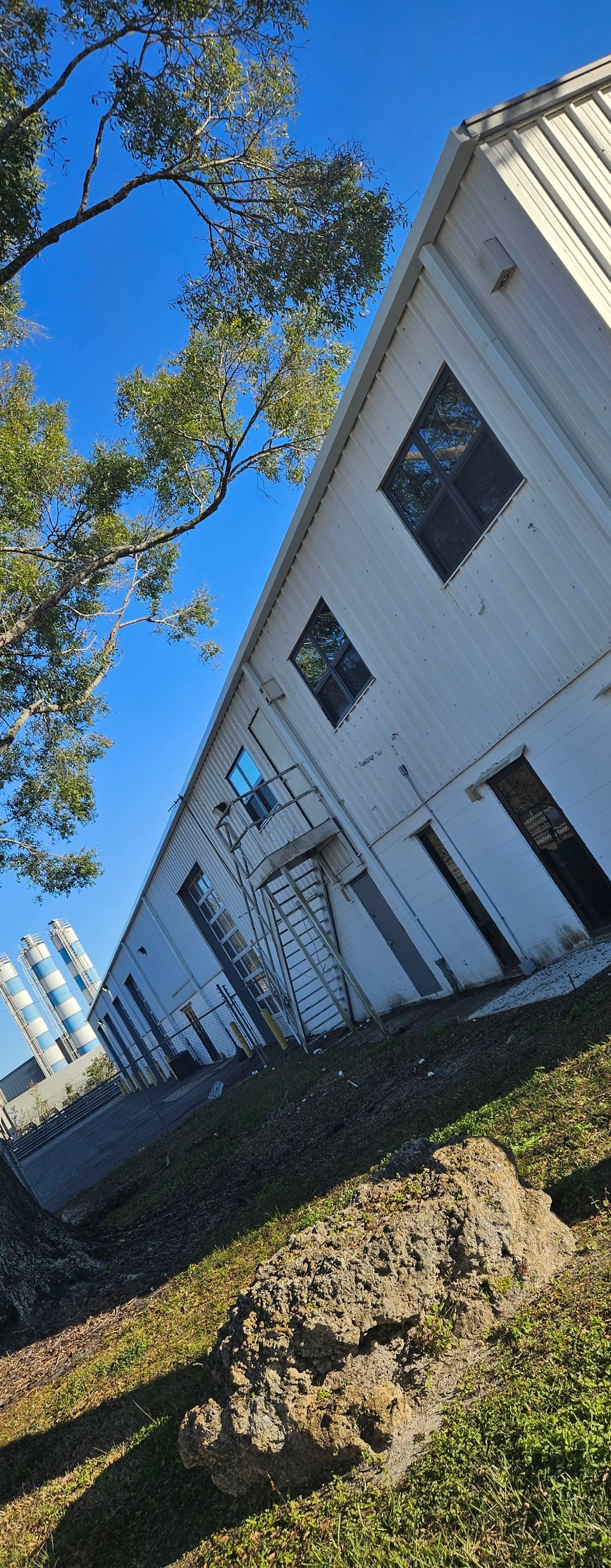 Commercial Gutters using smooth box gutters in Tampa FL by Gutter Professors