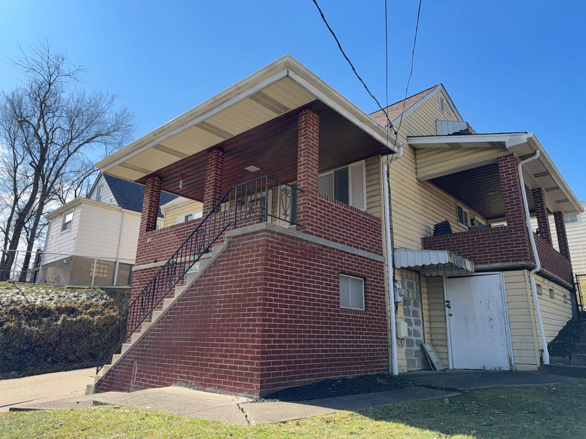 From ancient aluminum to beautiful vinyl siding in Westview by Ideal Siding Pittsburgh