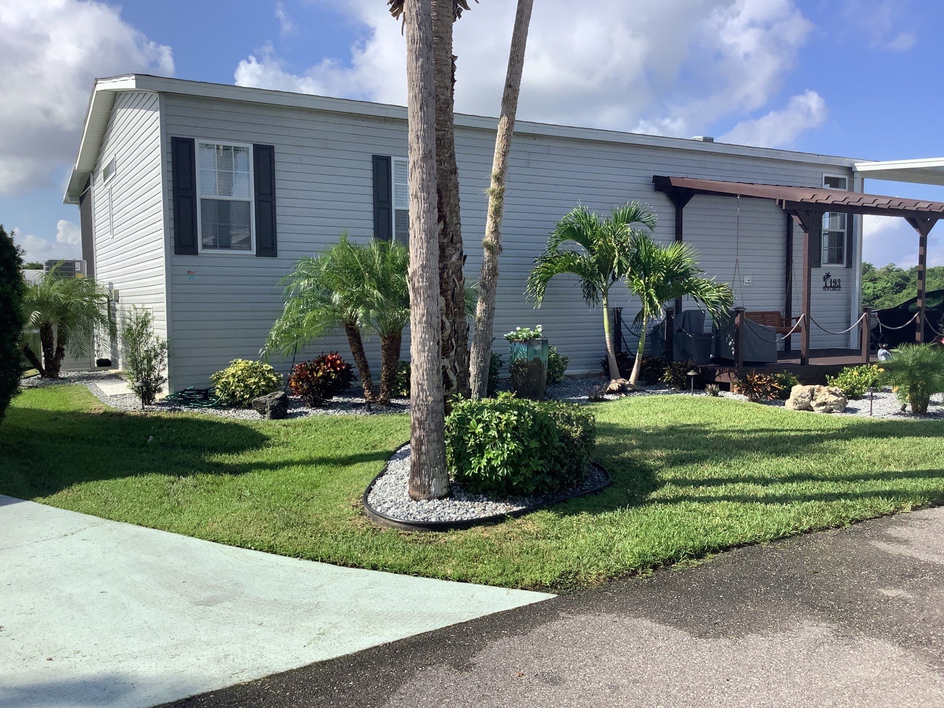 7-Inch Seamless Gutters for Heavy Rain in Sarasota FL by Gutter Professors