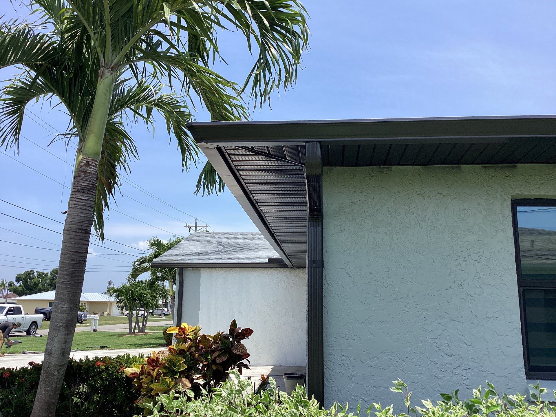 Bronze Seamless Gutters using 6 Inch Seamless Gutters in Cape Coral by Gutter Professors