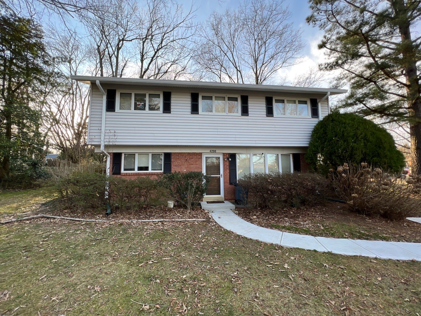 Fairfax: CertainTeed Landmark Pro Designer Shingles in Max Def Charcoal Black by RM Banning, Inc.
