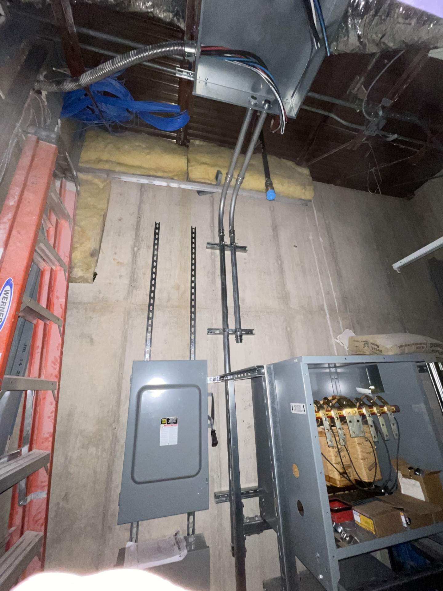 Power Distribution Upgrade by Complete Tradesmen Services