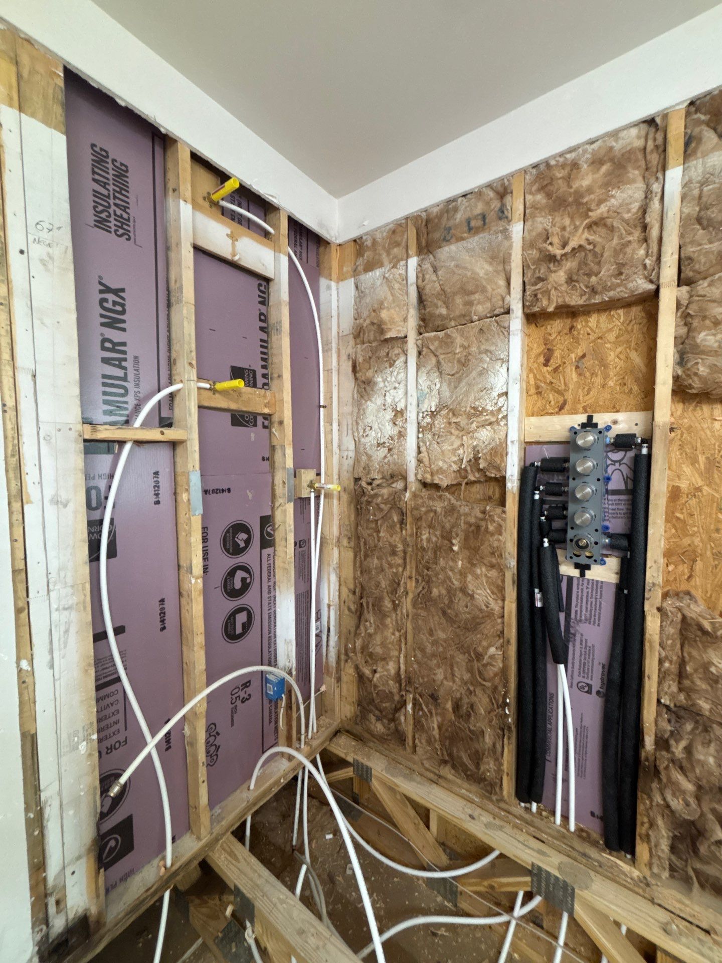 Master bathroom renovation by Prudencio