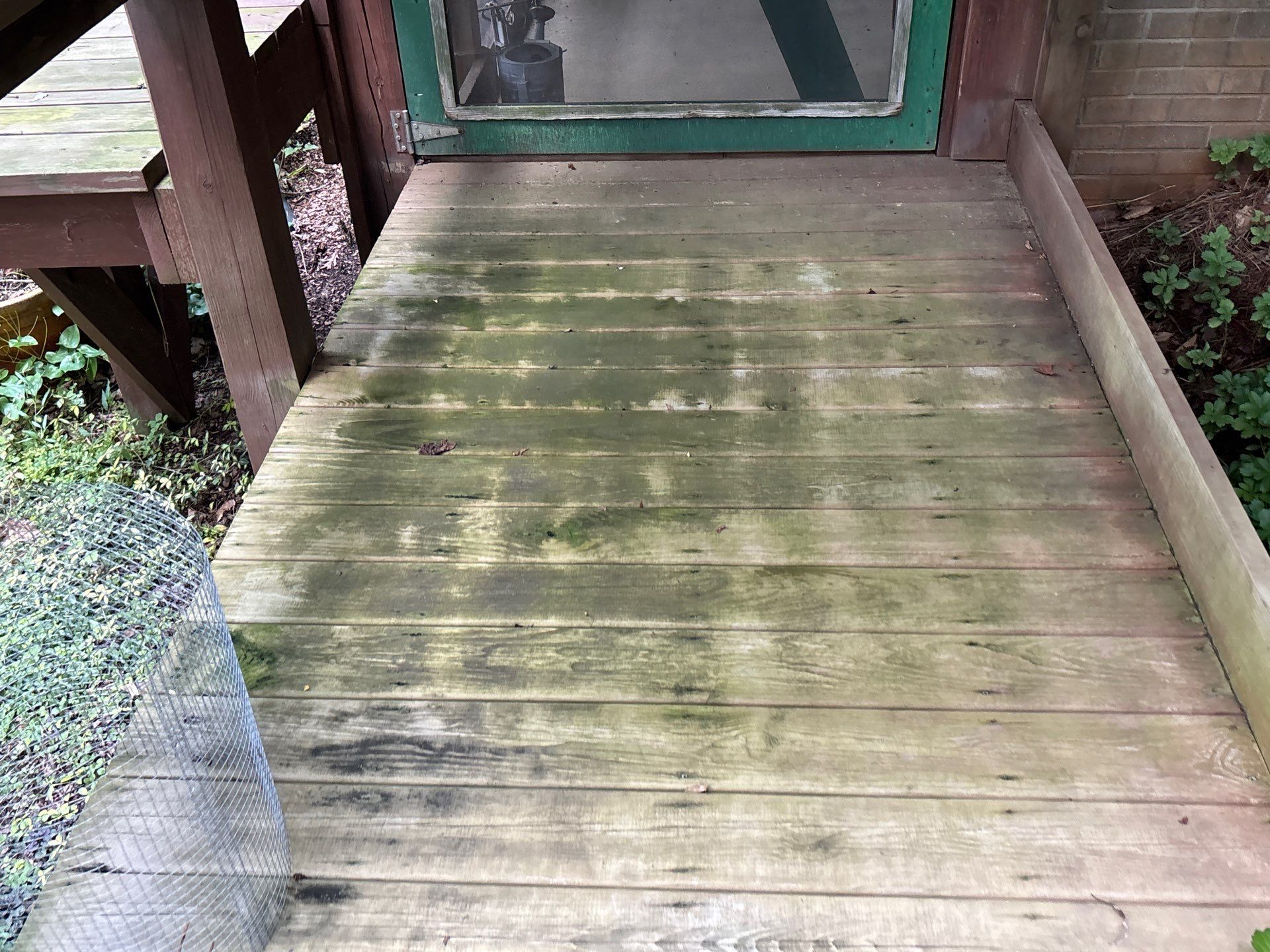 Wood Deck using Wood Stain by DuraSeal