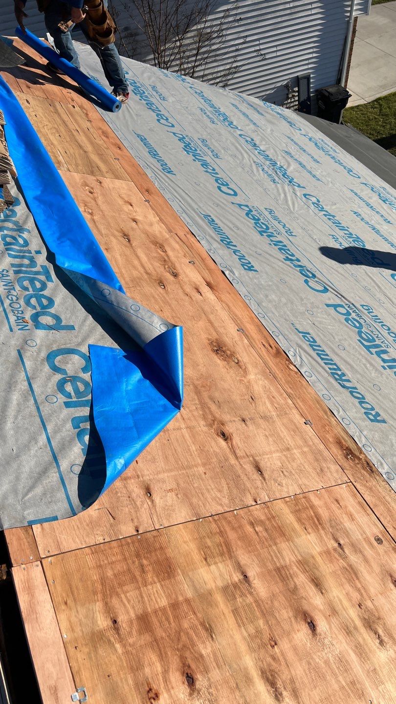 Springfield: CertainTeed Landmark Designer Shingles in Burnt Sienna by RM Banning, Inc.