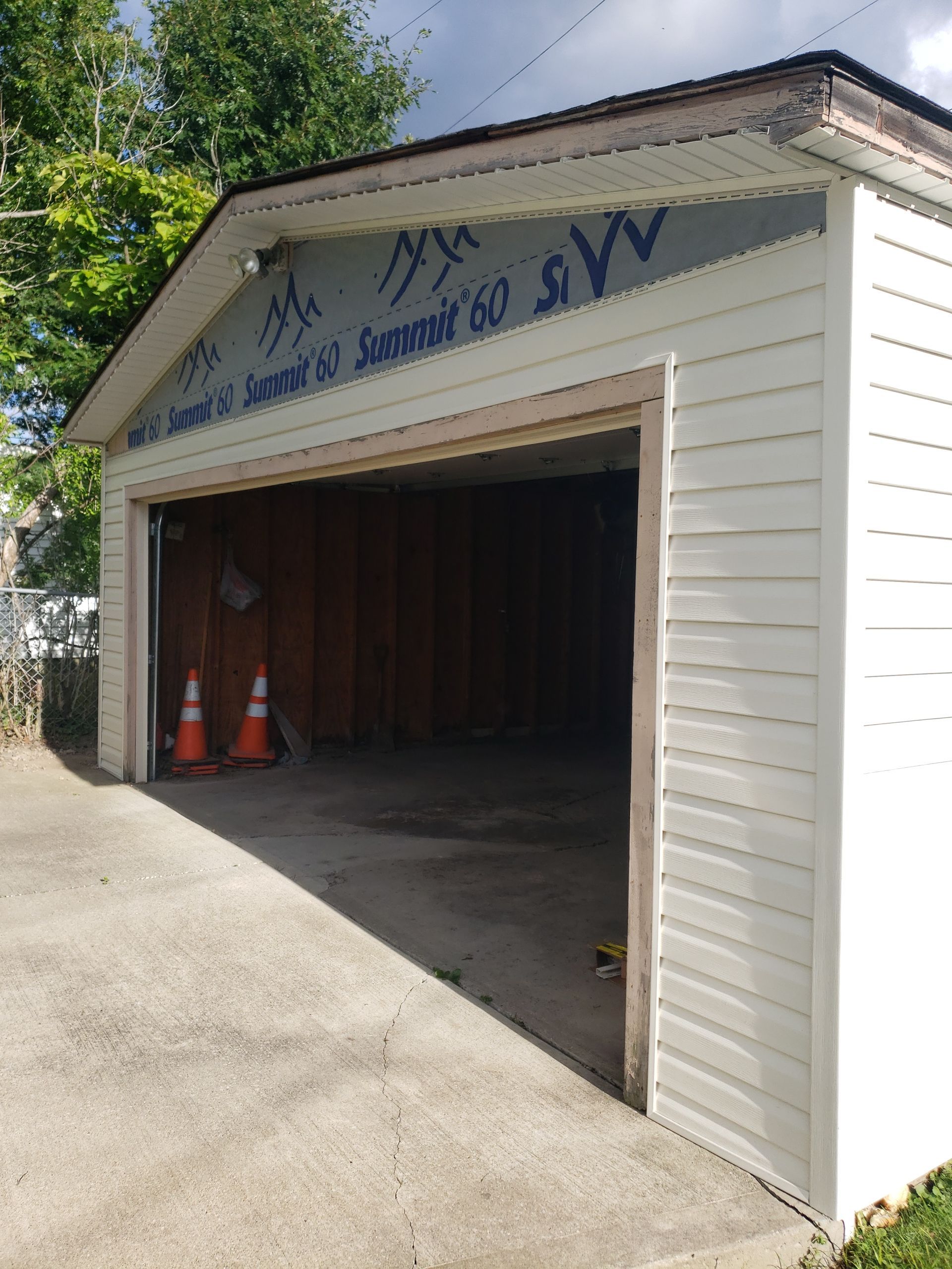 Polaris HomeView, Color: Classic Sand by Eagle Eye Roofing