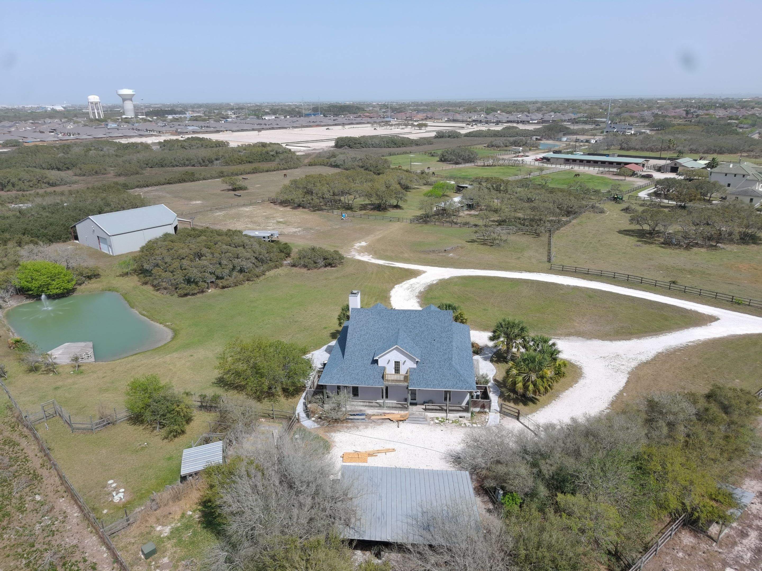 Long Horn Retreat by Bayfront Roofing and Construction