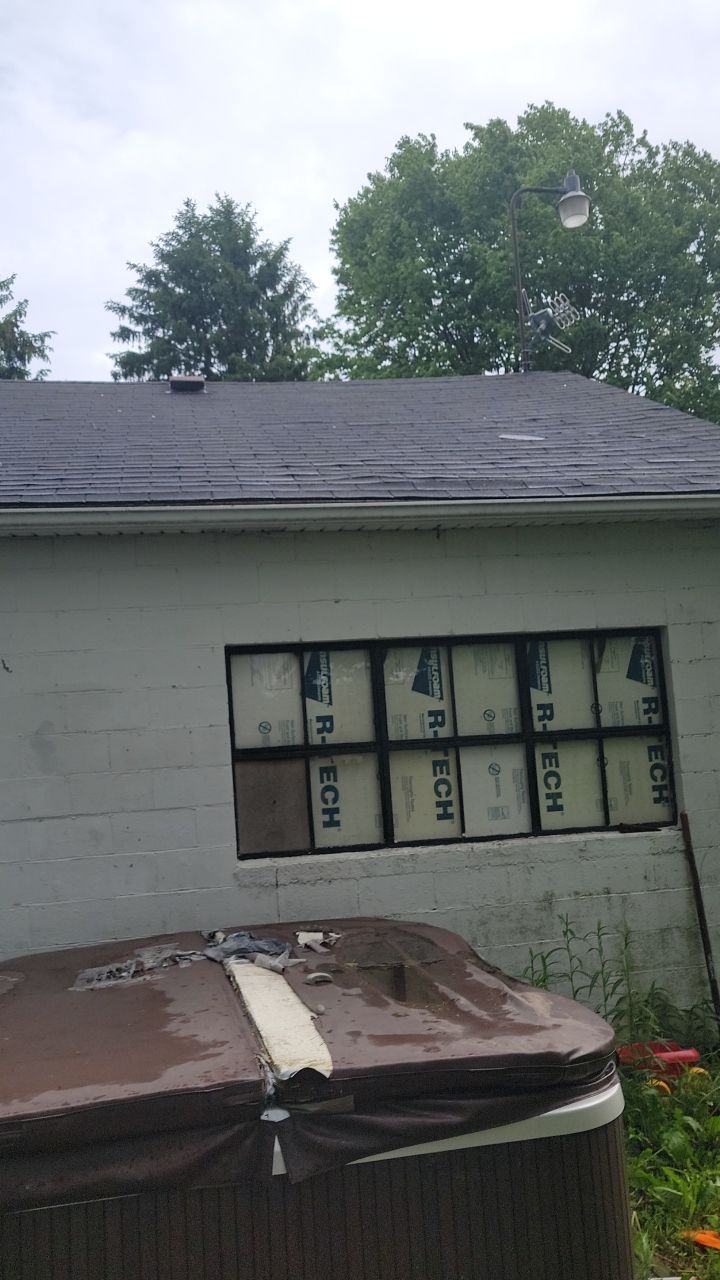 ATLAS PINNACLE COLOR: HEARTHSTONE DRIP EDGE: WHITE by Eagle Eye Roofing