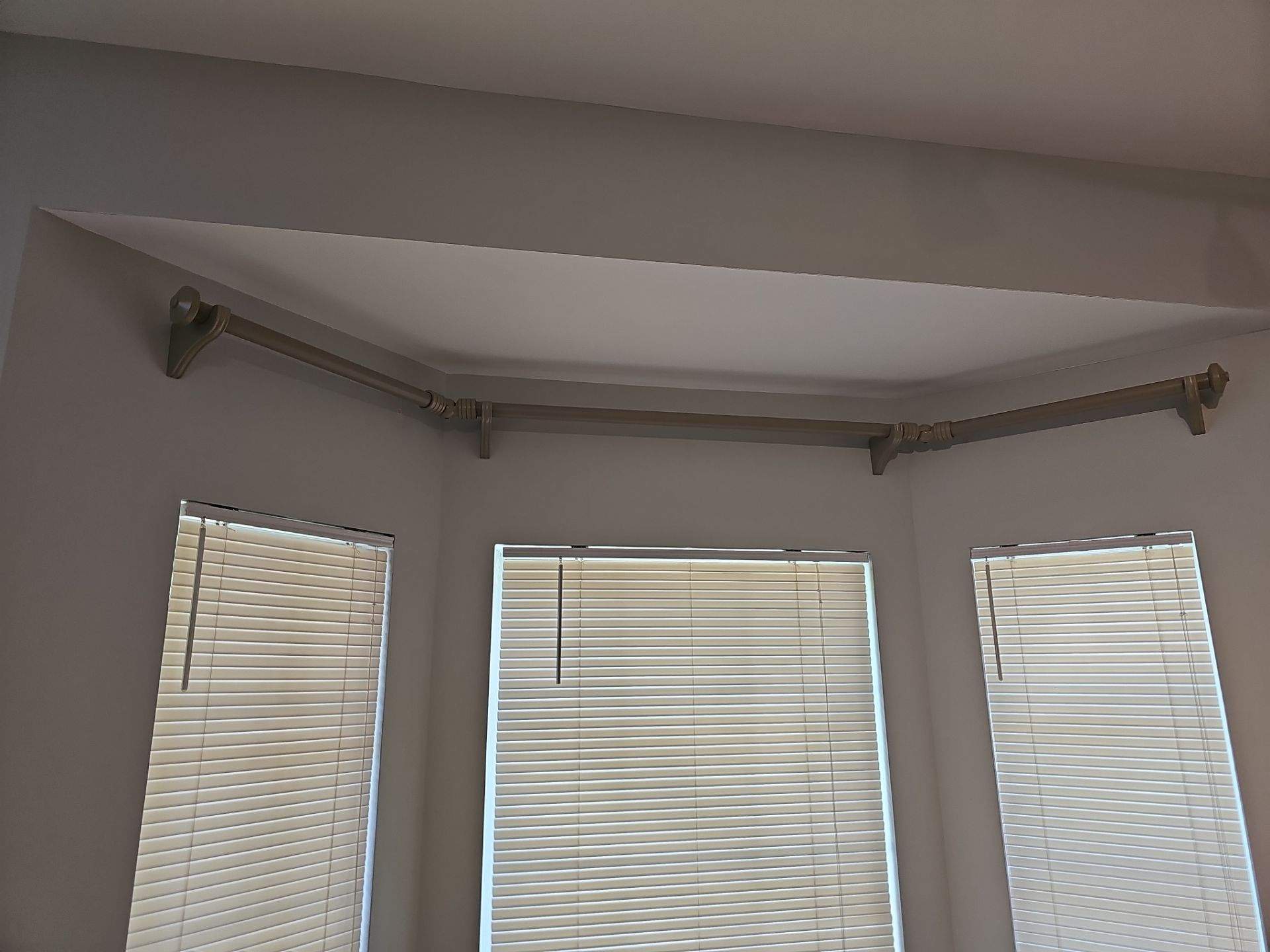 Curtain Rod, Blind, Shade & Window Treatment Installation Projects by Hangman Mounting & Installation