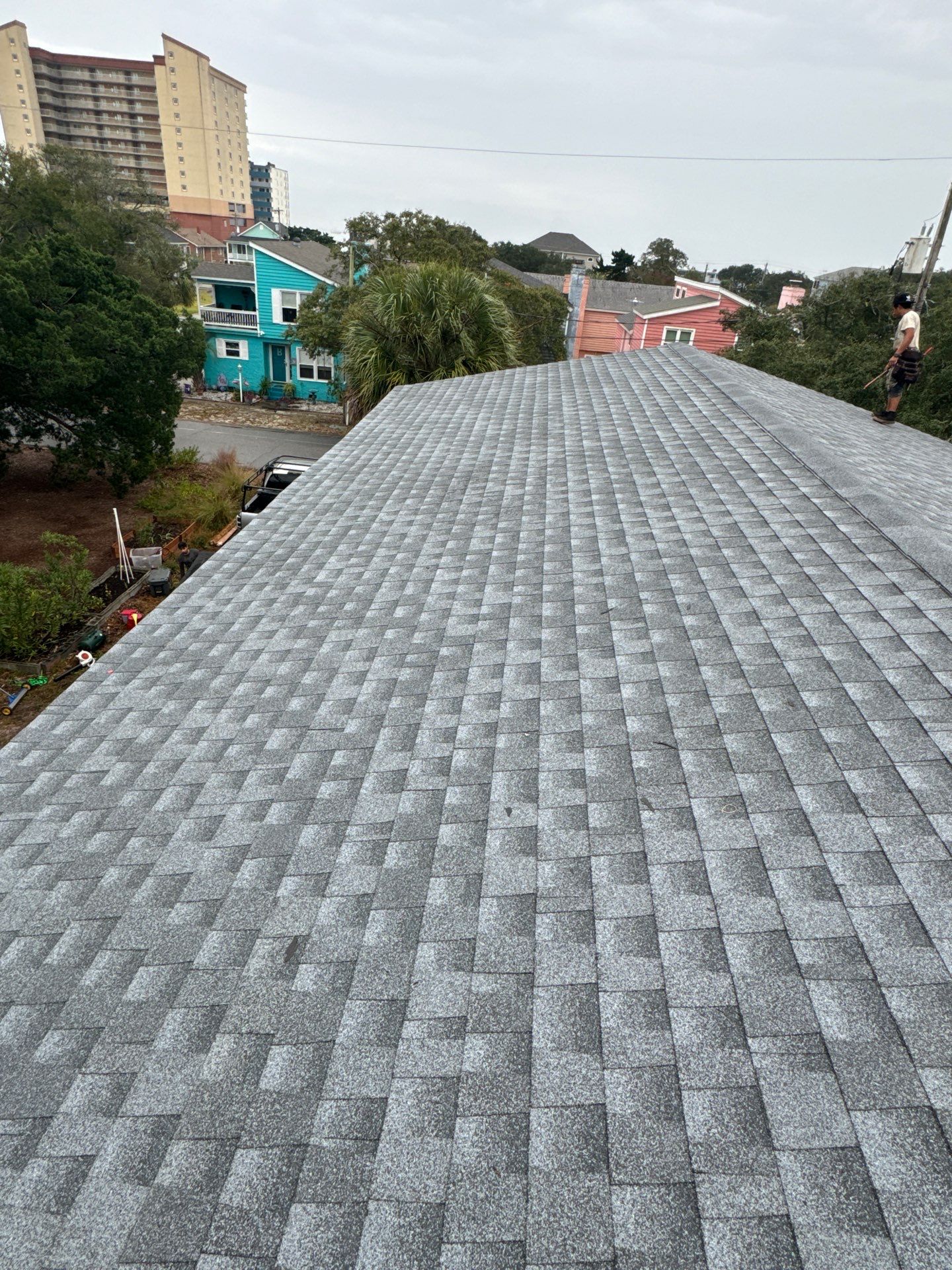 GAF HDZ - Oyster Grey by Linta Roofing