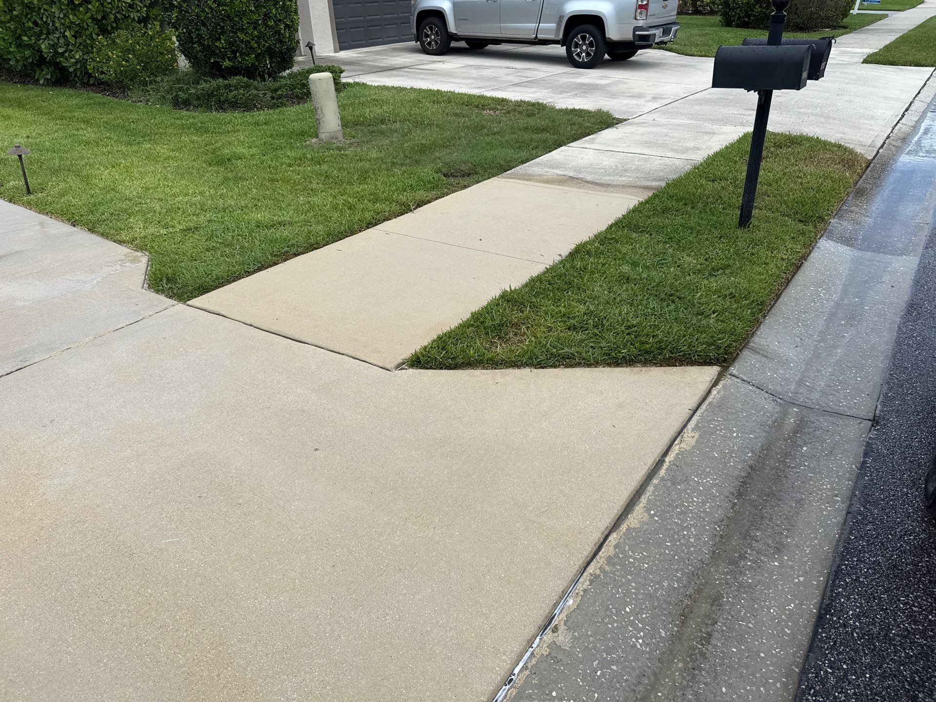 Large Corner Lot Concrete Cleaning in Old Mill Preserve – Palmetto, FL by Sunshine AquaWash