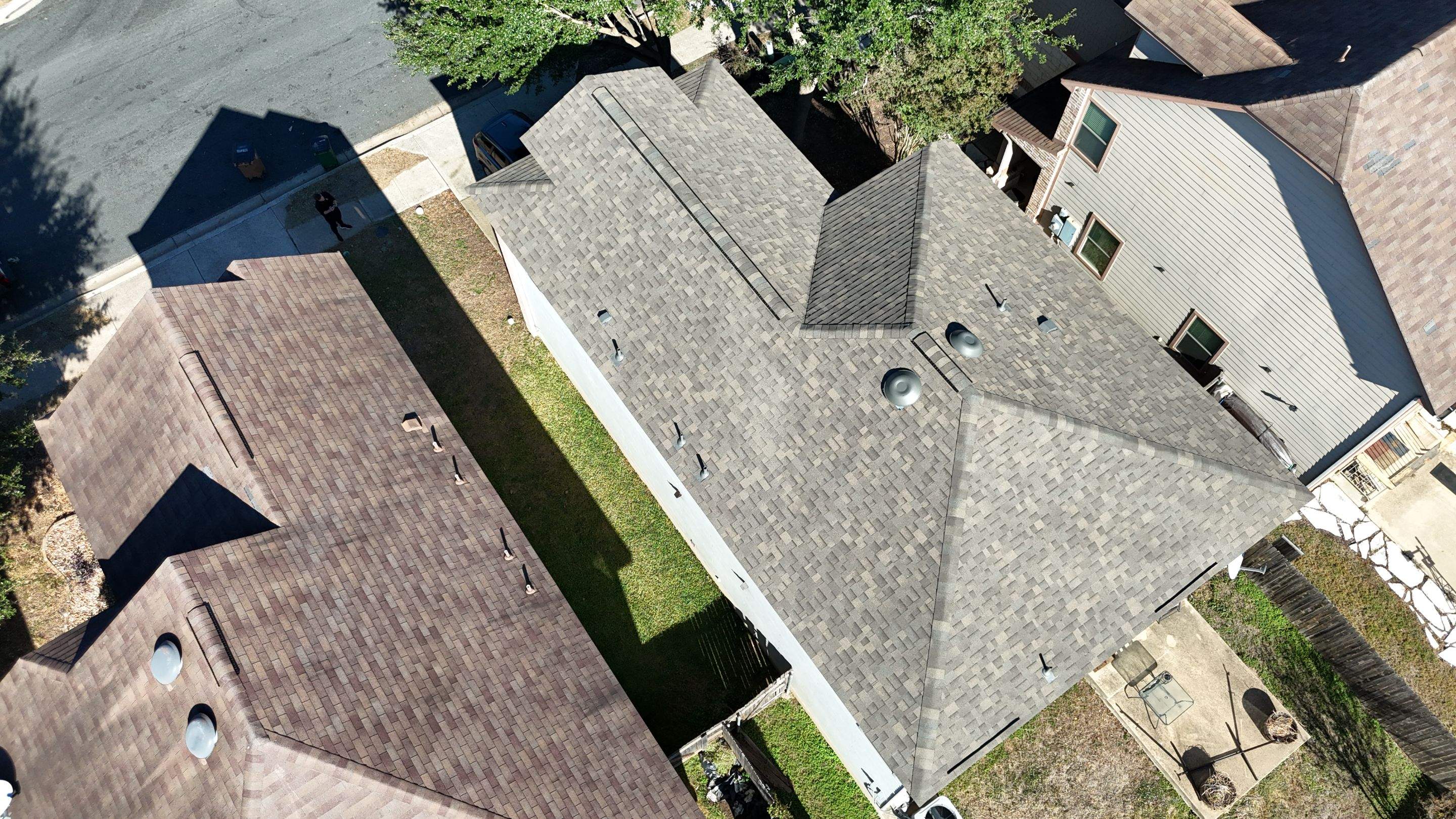 Weathered Wood - Malarkey Vista by RoofsOnly.com