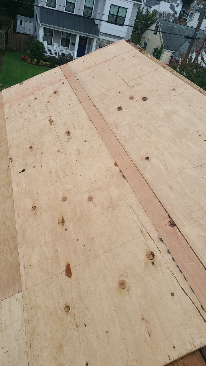 Arlington: CertainTeed Landmark Designer Shingles in Colonial Slate by RM Banning, Inc.