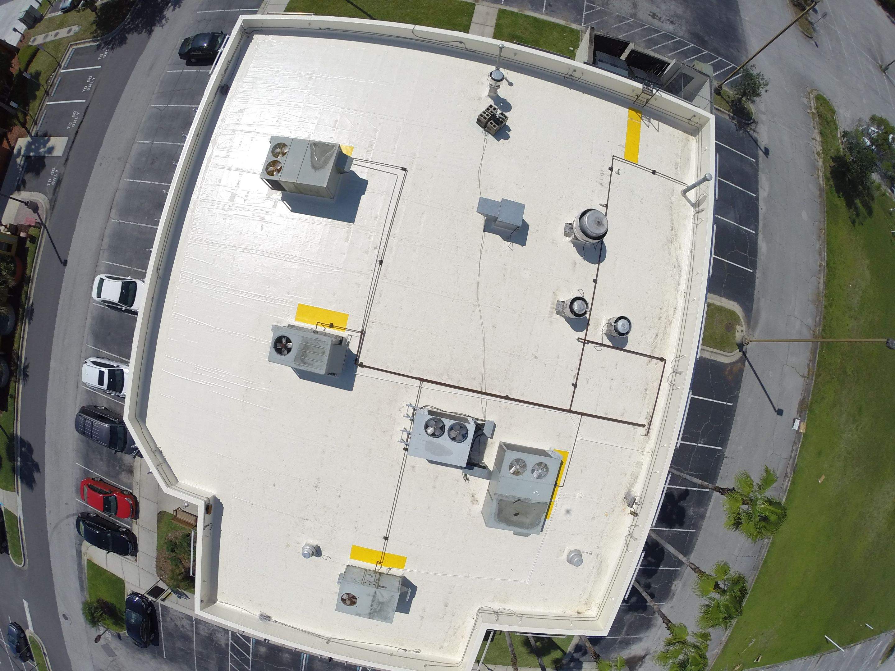 Uno's Pizza: Fiber Tite w/ Recovery board by Gold Key Roofing