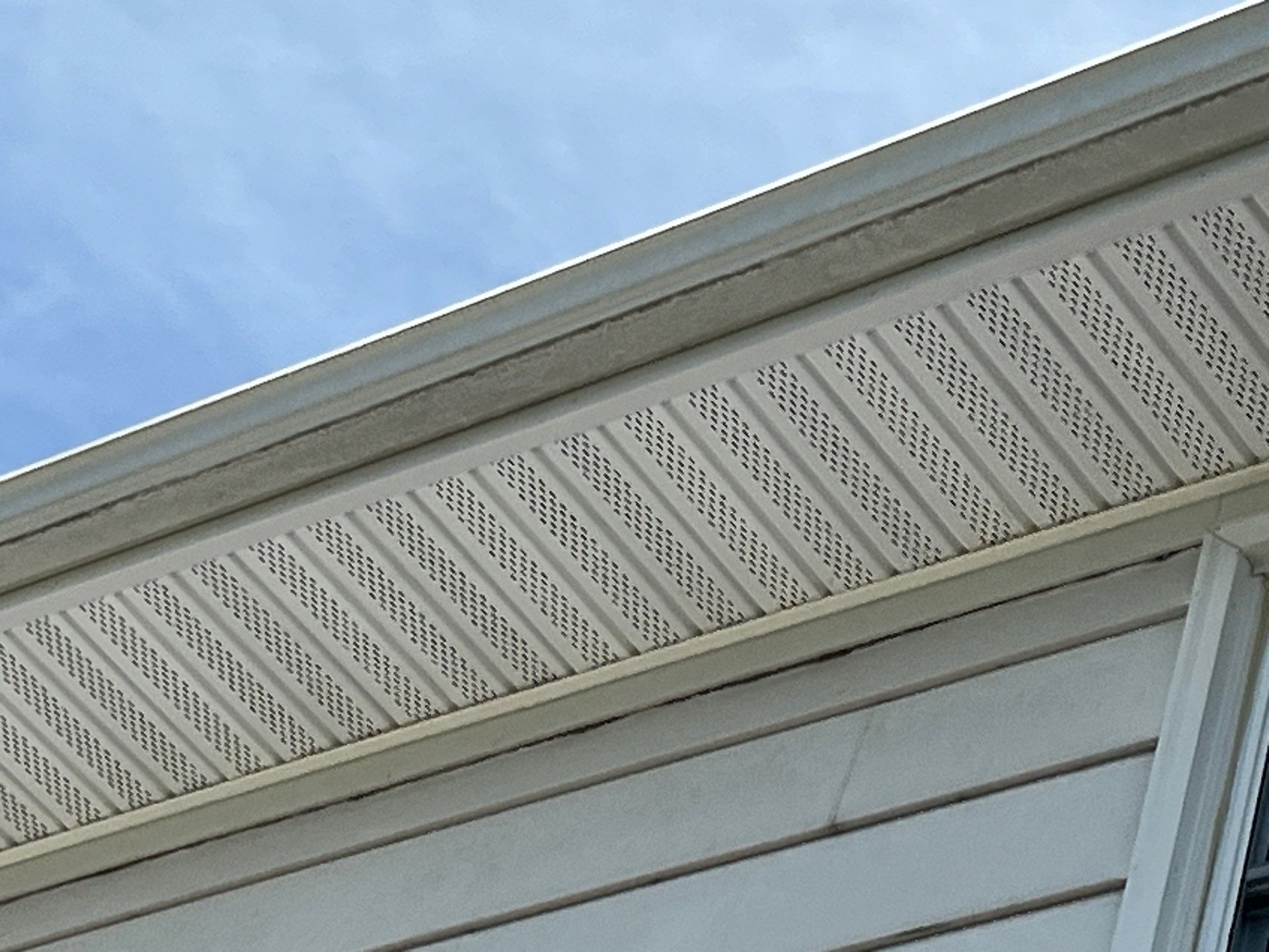 Soffit/fascia replacement by Nitro Roofing and Construction