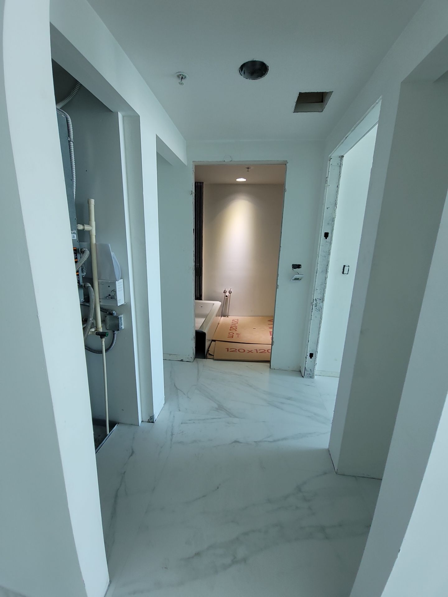 Modern High-Rise Interior Renovation and Custom Tile Installation in Miami by Picos Construction Engineering