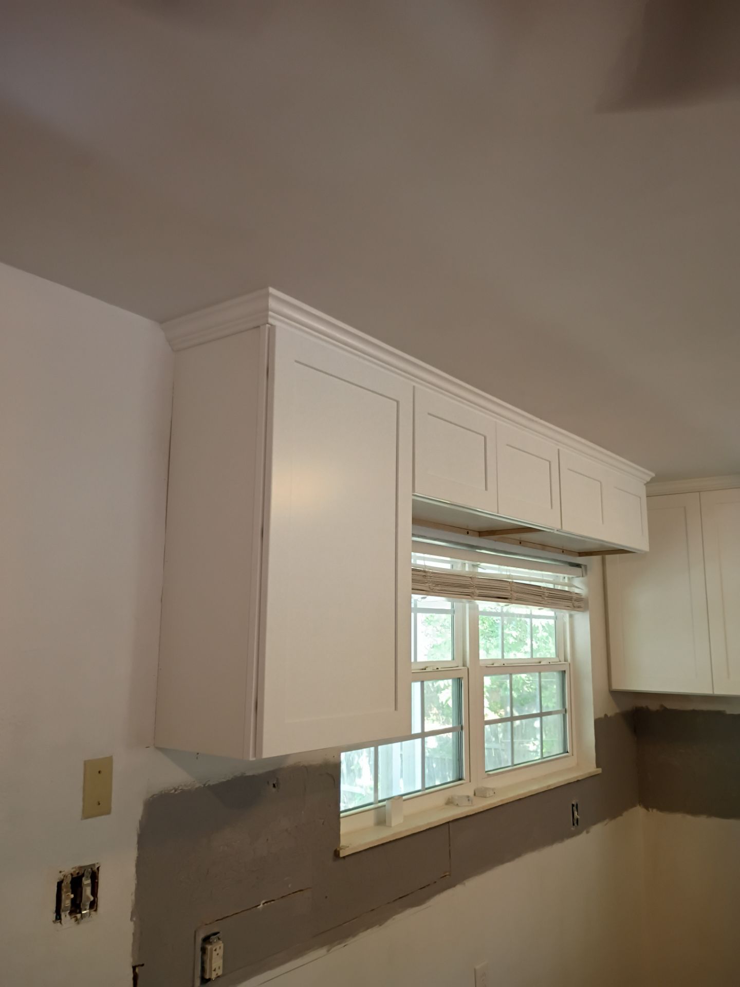Rapid Cabinet Refitting: Turnkey Installation Completed in 48 Hours by Tibi Soli LLC