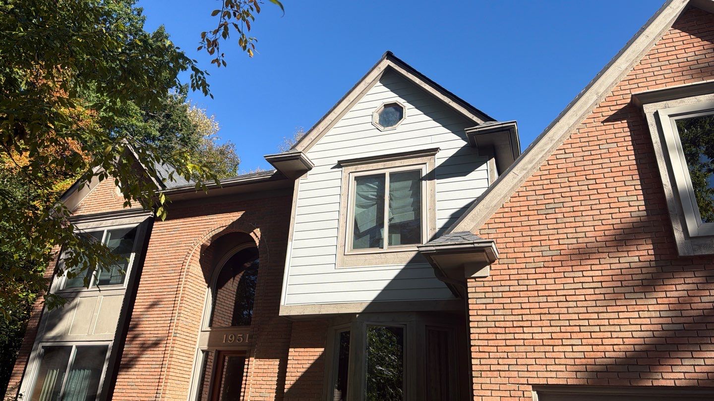 Siding Replacement using Alside S7 Cedar Mill Grain Cape Cod Grey by 180 Contractors