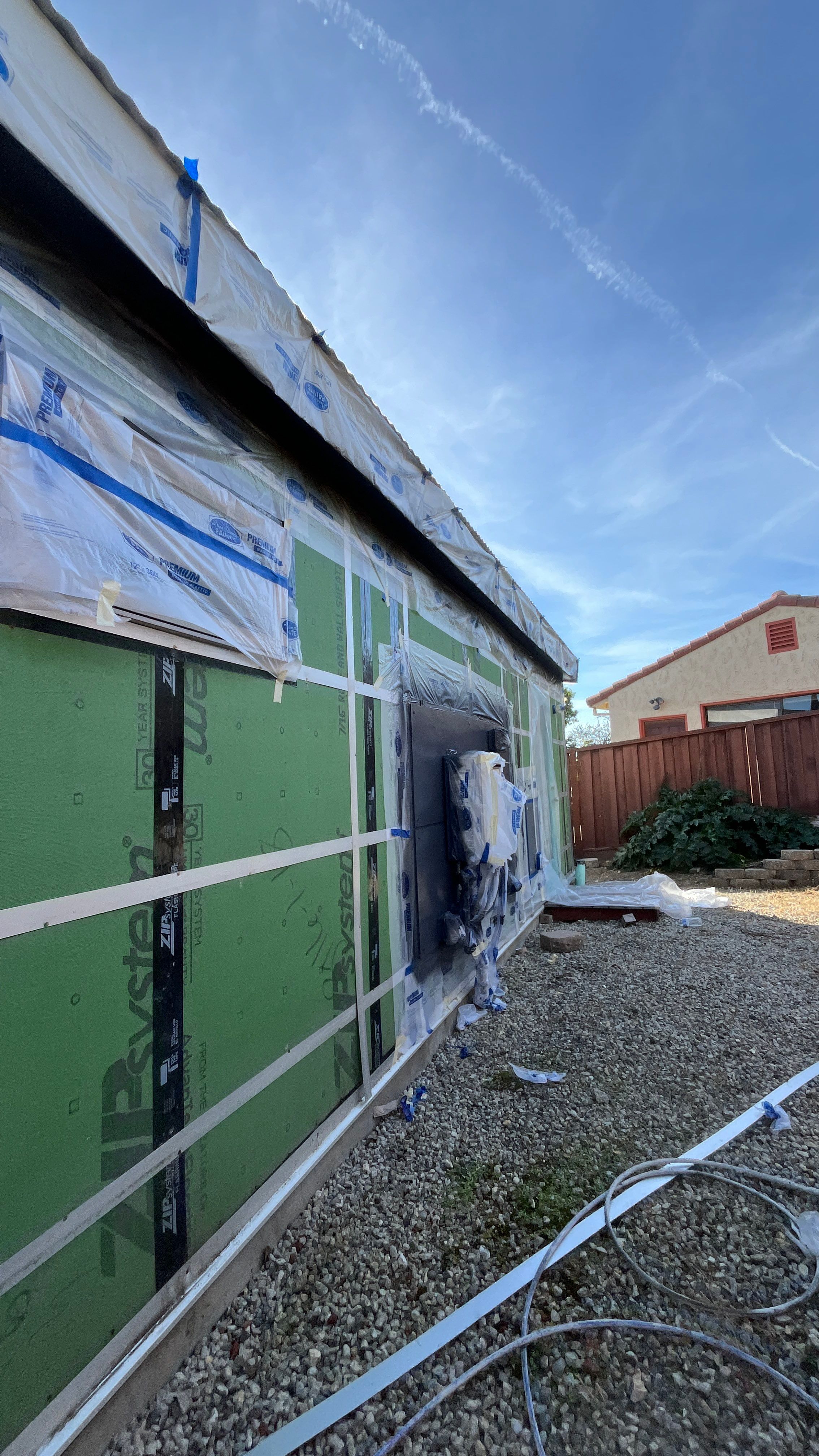 modern painting Exterior modern painting by Herrera’s Bay Area Painting inc.