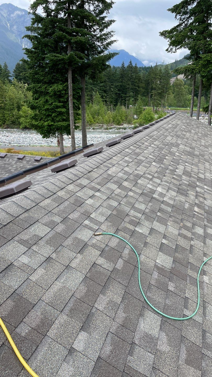 Residential ReRoofing Installation using OC Oakridge shingles by Top Notch Roofing Inc