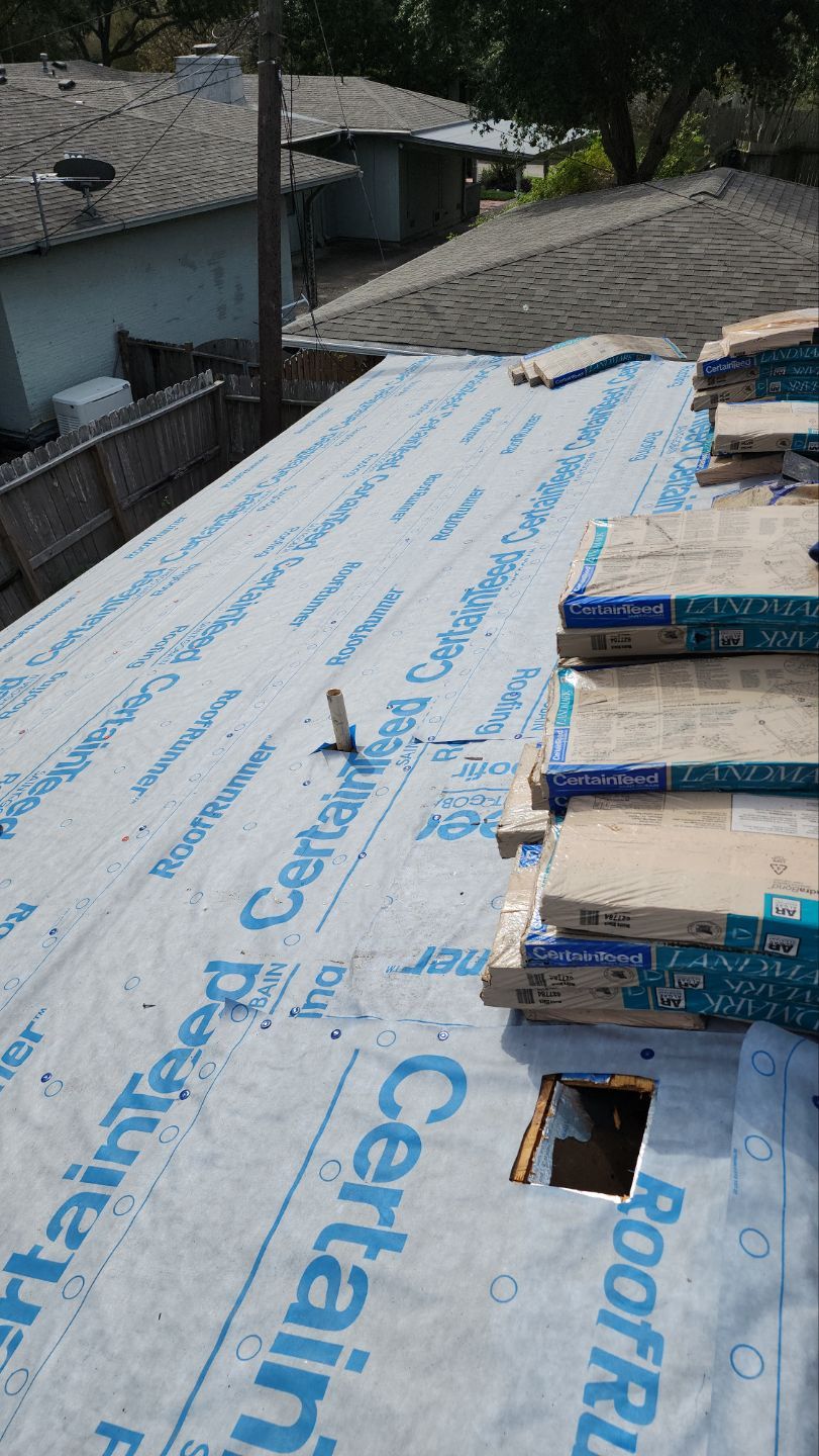 Residential Roofing Installation using Certainteed Landmark Moire Black by Galvan Roofing and Construction